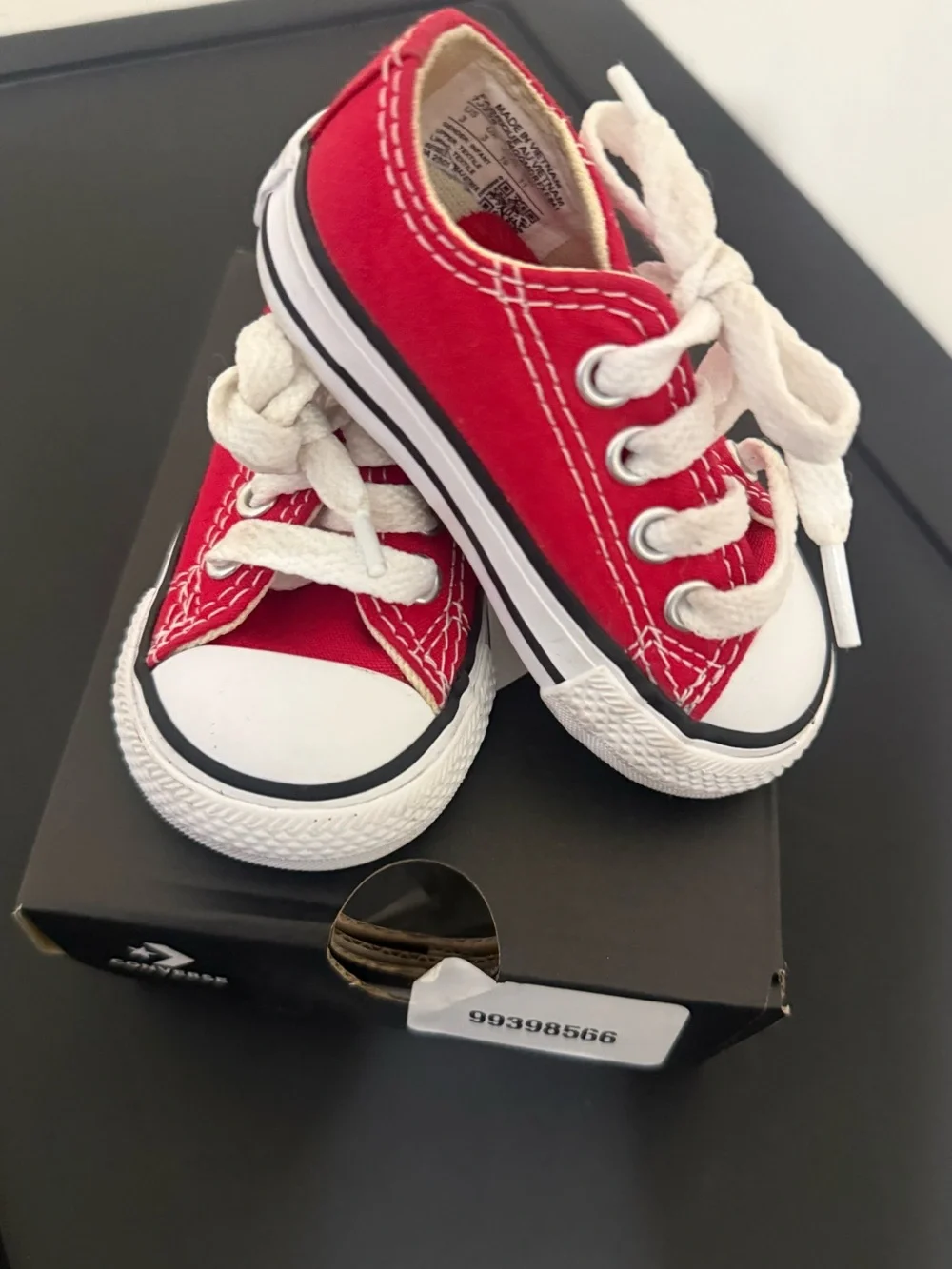 Converse Kids' Low-Top Sneakers in Red and White